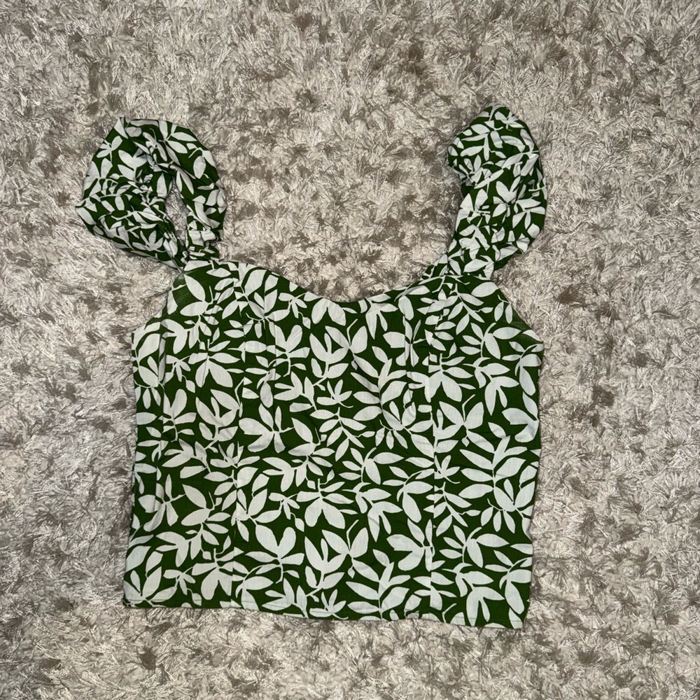 Abercrombie & Fitch —Bubble Strap Poplin Top
